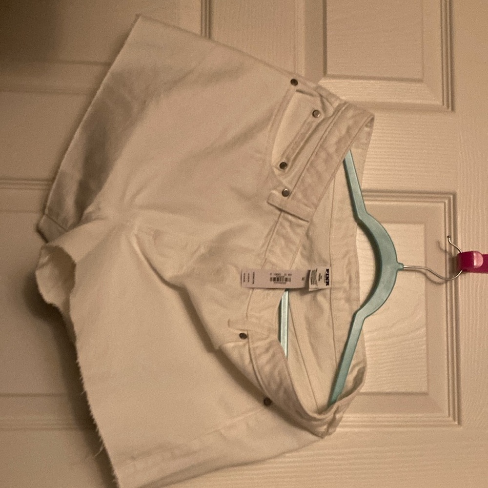 Women's White Denim Shorts nwt VS Pink 12